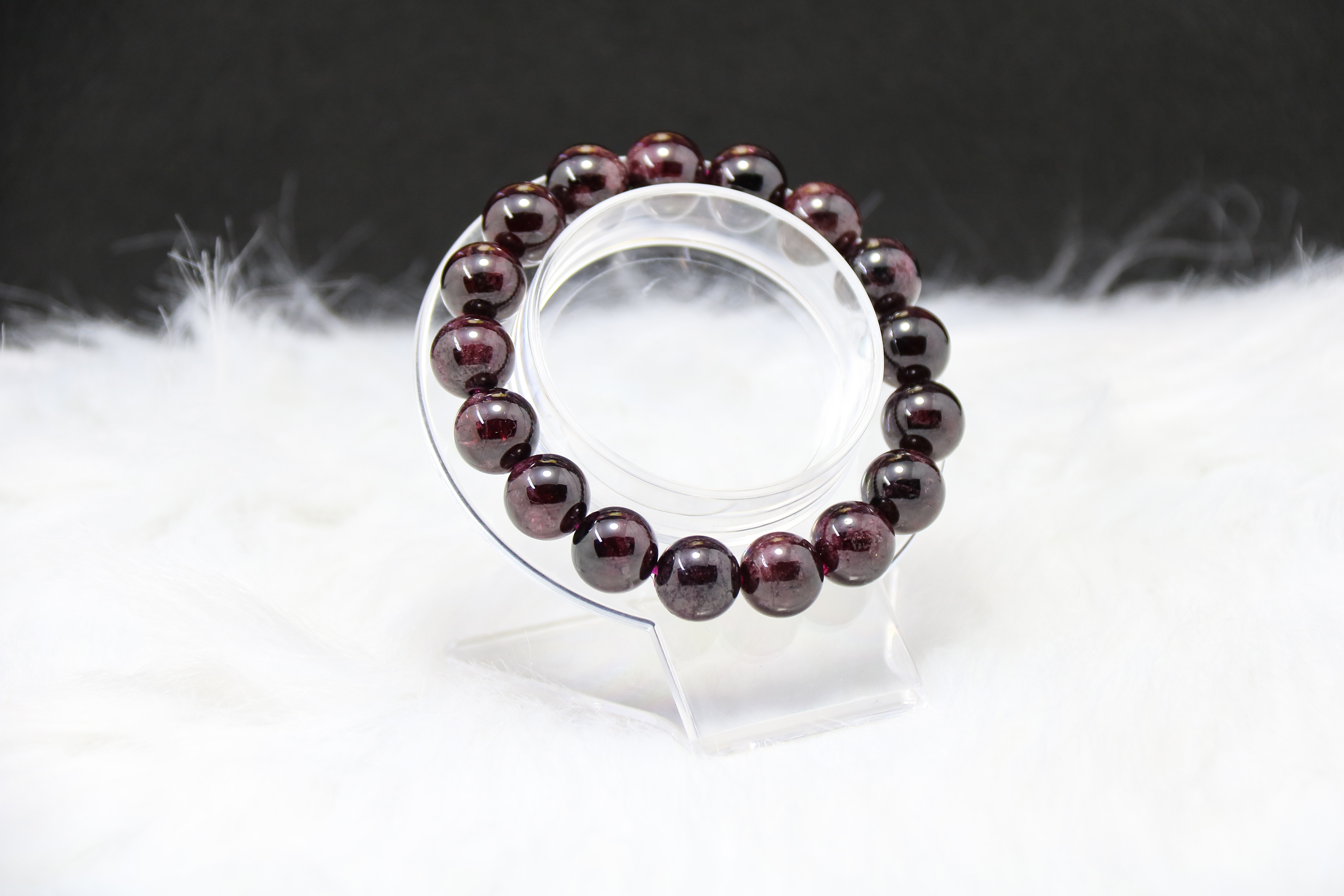 Vòng tay đá Garnet đỏ tự nhiên (Size 10.0-10.9mm)